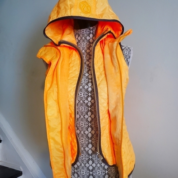 Lululemon Glacier Hoodie Vest - Picture 8 of 14